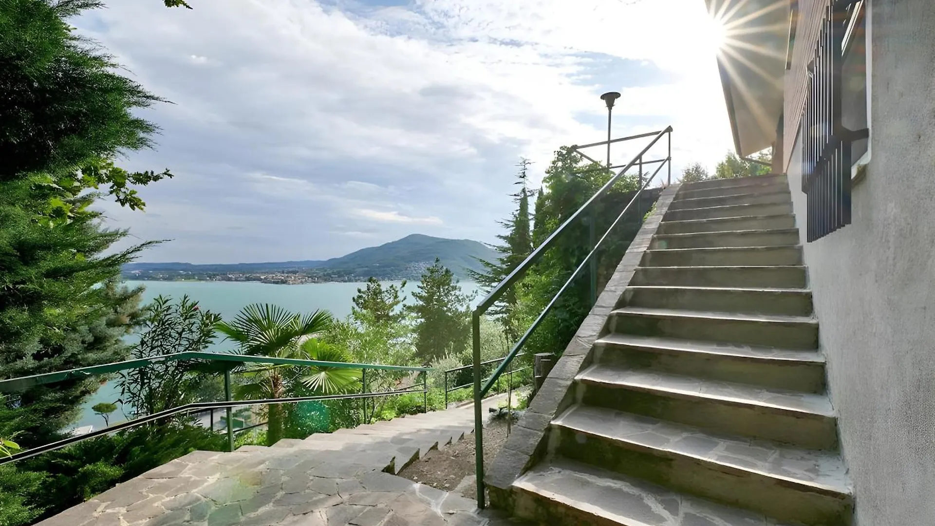 Casa Vista Lago 프레도레 0*,